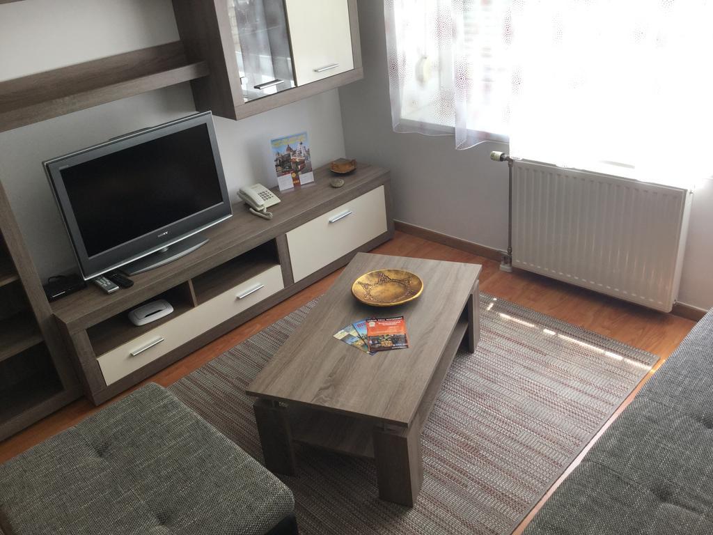 Adam'S Apartment And Free Parking Budapest Exterior photo